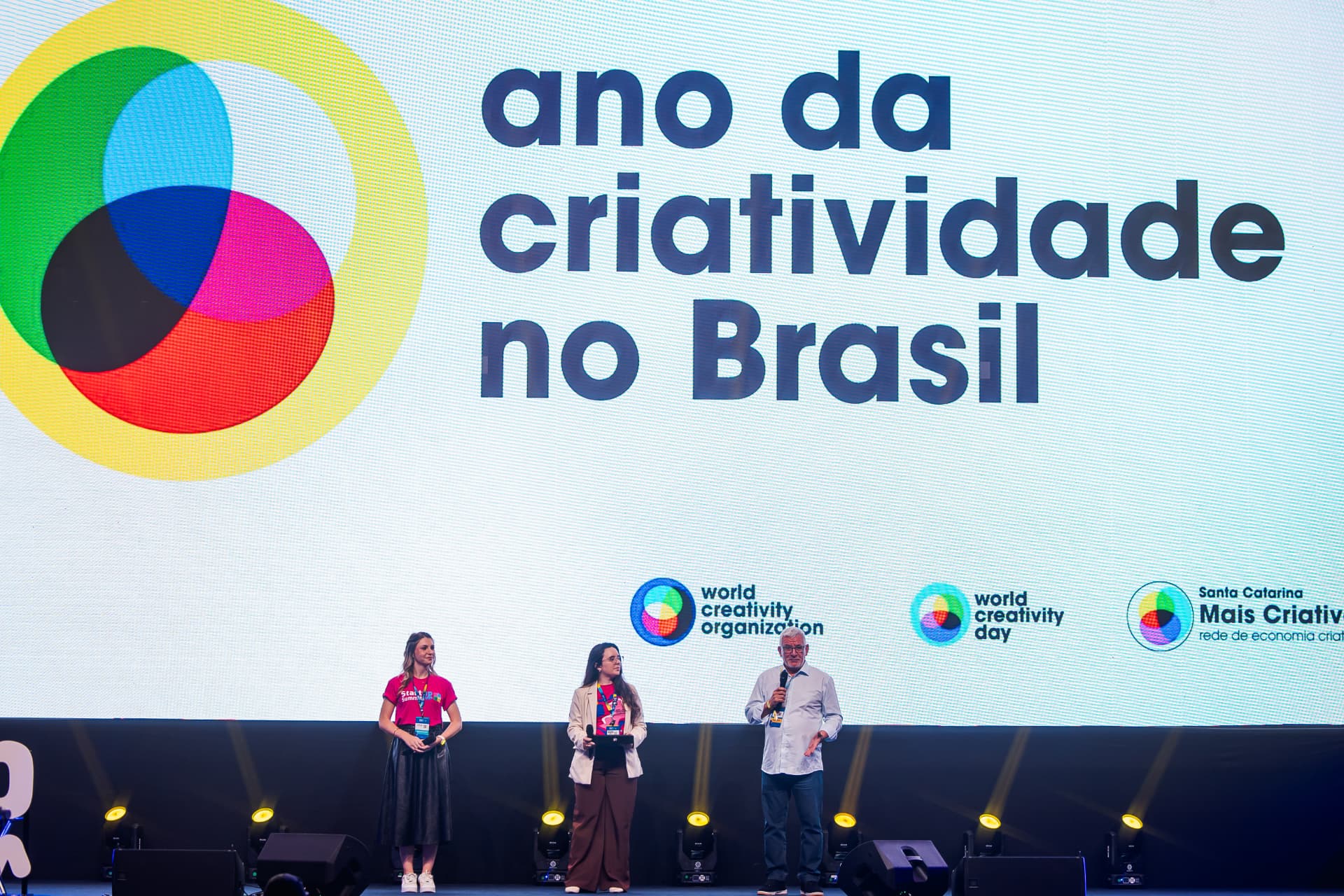 Capa de Ano da Criatividade no Brasil